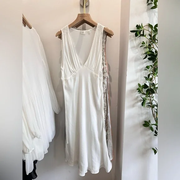 Aritizia| wilfred| white dress - Picture 5 of 12